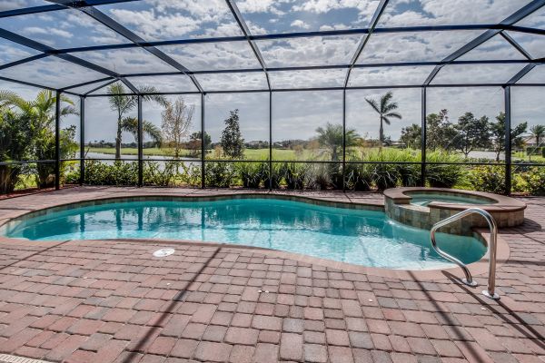 Pool Enclosure Cleaning in Loveland