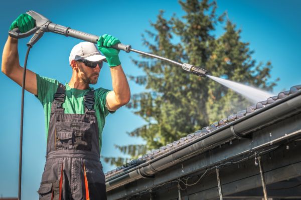 Gutter Washing in Loveland