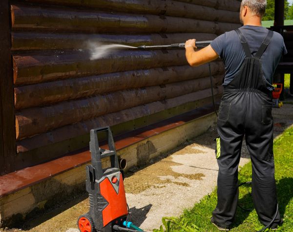 Log Home Pressure Washing in Loveland
